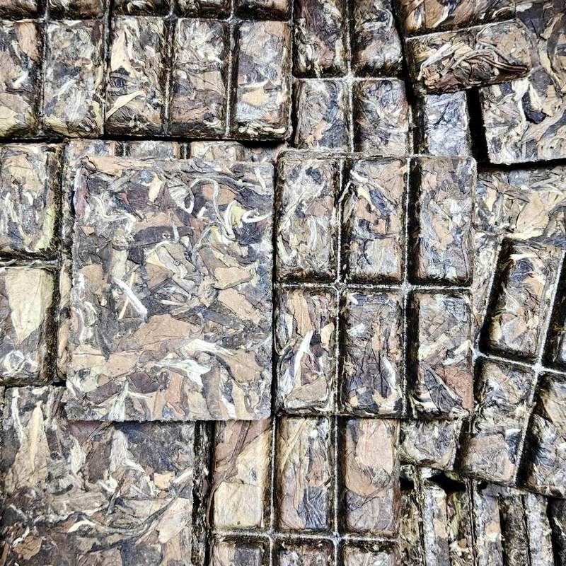 传承巧克力白茶砖2015年 300克砖形紧压
